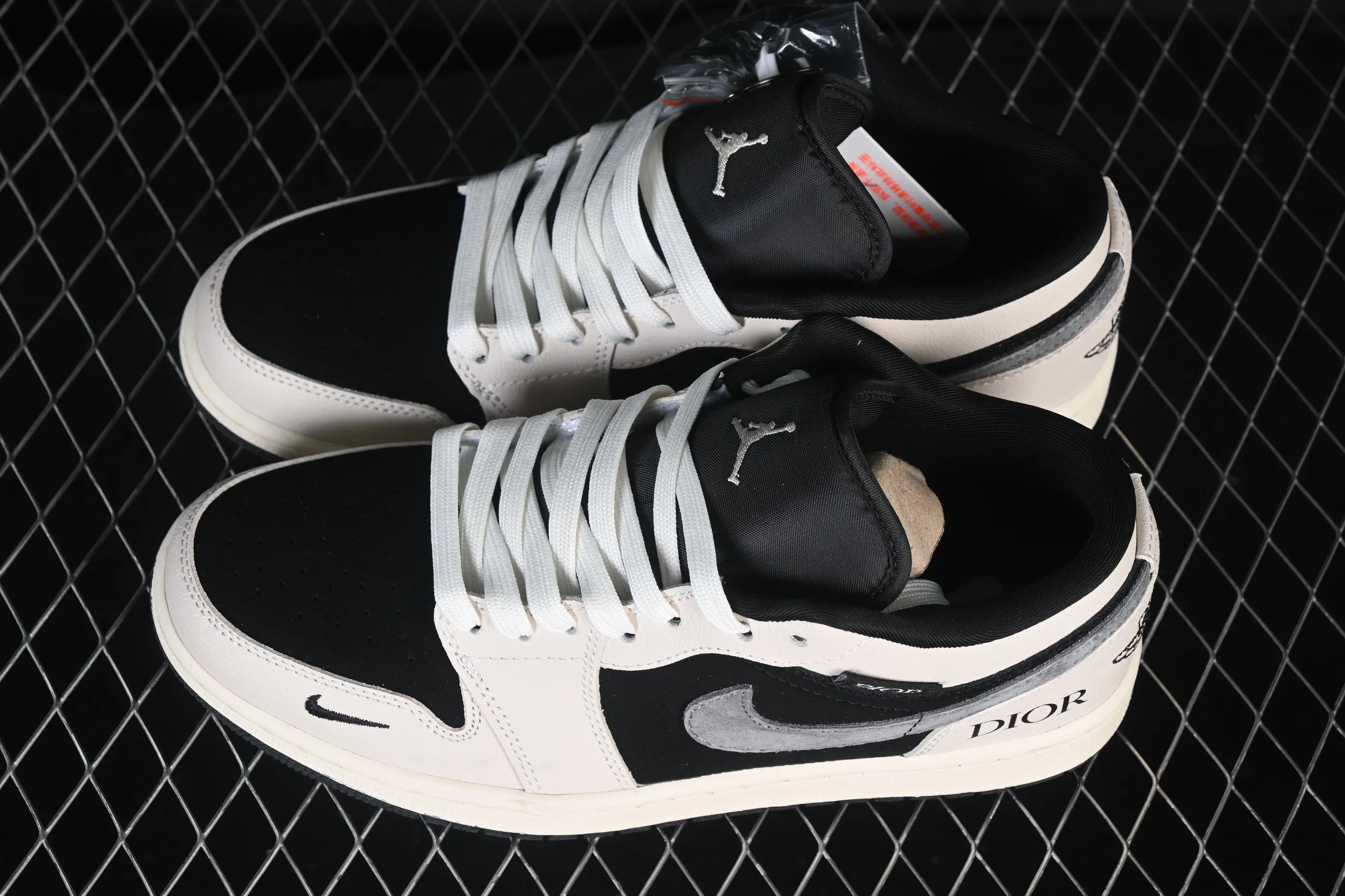 All categories Air Jordan Jordan series basketball shoes Air Jordan 1 Low High-end customized low-top sneakers Air Jordan 1 Low AJ1 Joe 1 Dior joint black and gray high-end customized low-top retro basketball shoes LD8888-012